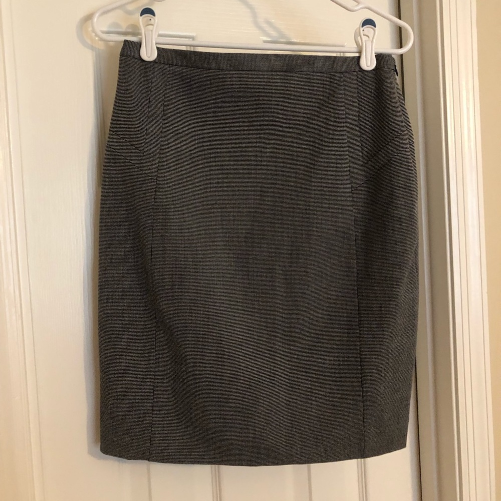 Black and white pencil skirt